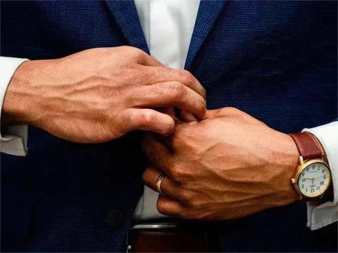 段永平最低调门徒，一己之力，完胜华为、小米